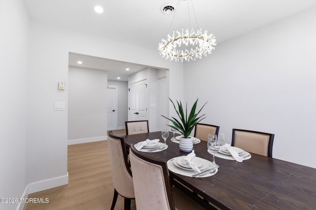 2 Leighton Lane, Manchester, NJ 08759