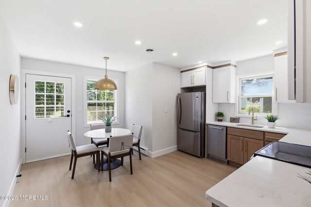 2 Leighton Lane, Manchester, NJ 08759