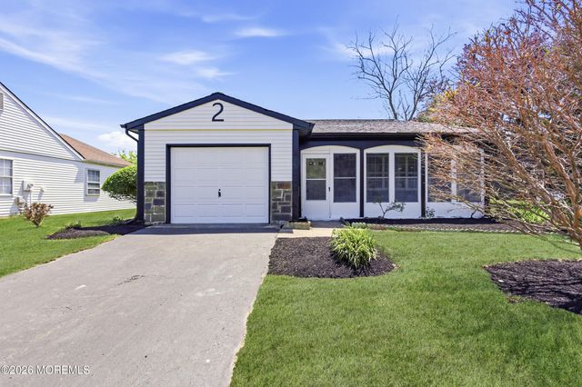 2 Leighton Lane, Manchester, NJ 08759