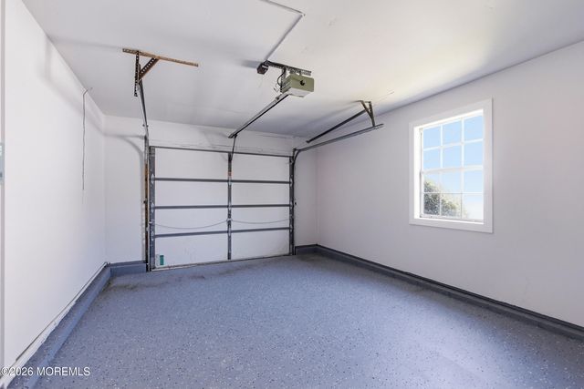 2 Leighton Lane, Manchester, NJ 08759