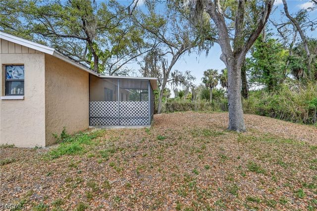 1938 Flamingo DR, North Fort Myers, FL 33917