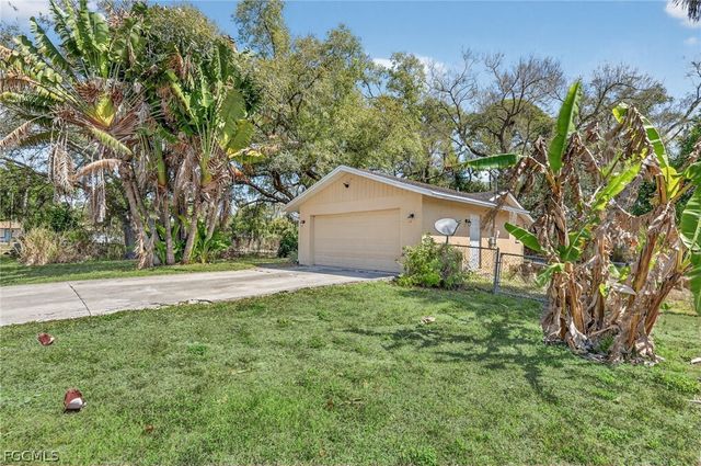 1938 Flamingo DR, North Fort Myers, FL 33917