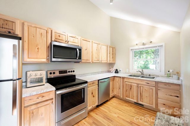 110 Le An Hurst Road, Asheville, NC 28803