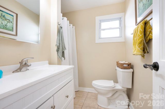110 Le An Hurst Road, Asheville, NC 28803