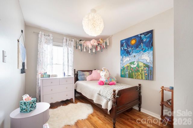 110 Le An Hurst Road, Asheville, NC 28803