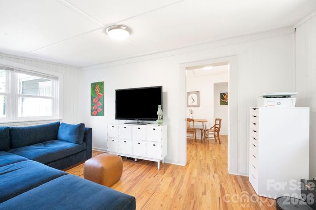 110 Le An Hurst Road, Asheville, NC 28803