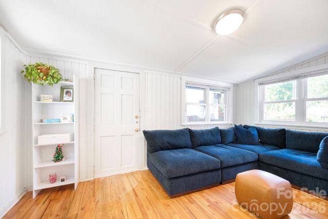 110 Le An Hurst Road, Asheville, NC 28803