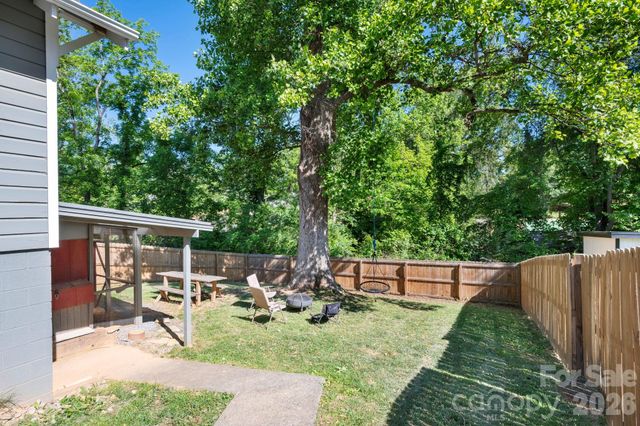 110 Le An Hurst Road, Asheville, NC 28803
