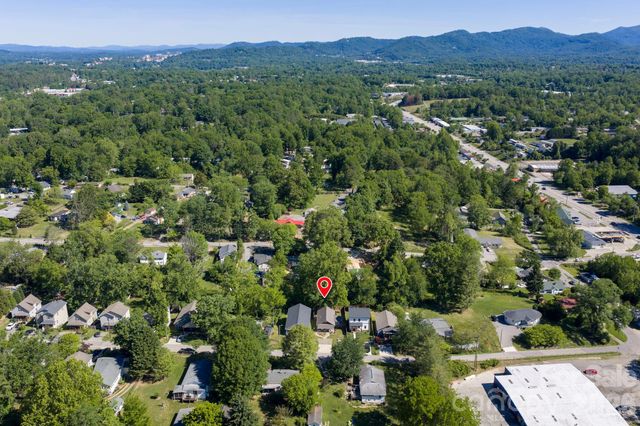110 Le An Hurst Road, Asheville, NC 28803