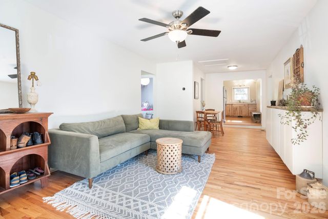 110 Le An Hurst Road, Asheville, NC 28803