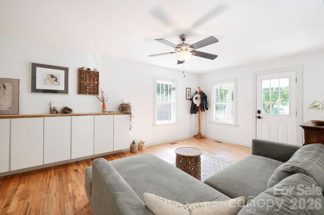 110 Le An Hurst Road, Asheville, NC 28803