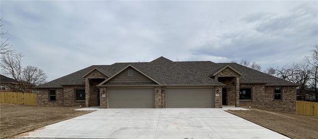 190 & 192 E 2nd Street, Centerton, AR 72719