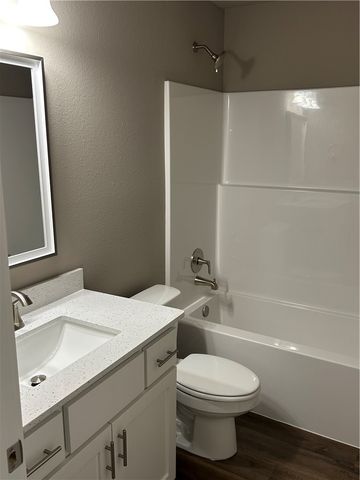 190 & 192 E 2nd Street, Centerton, AR 72719