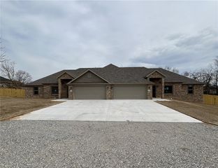 190 & 192 E 2nd Street, Centerton, AR 72719