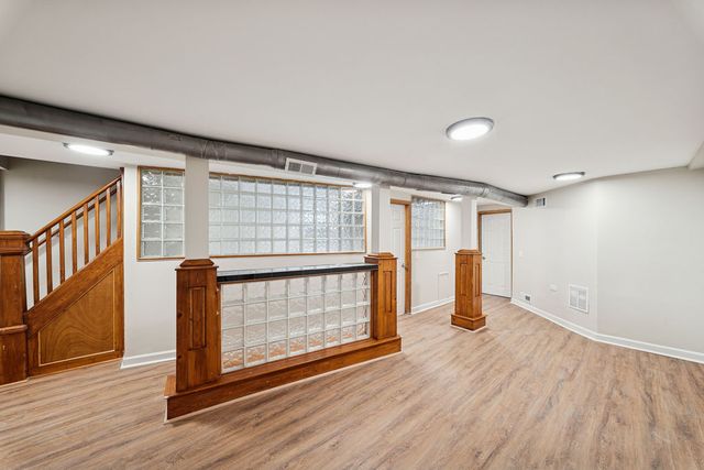 6520 S Ellis Avenue, Chicago, IL 60637