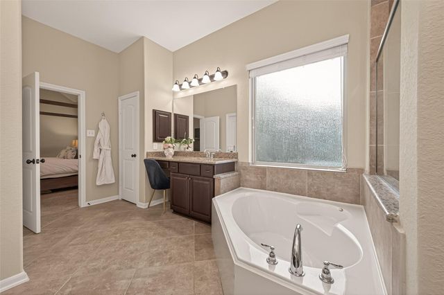 10 Ruchill Circle, Conroe, TX 77304