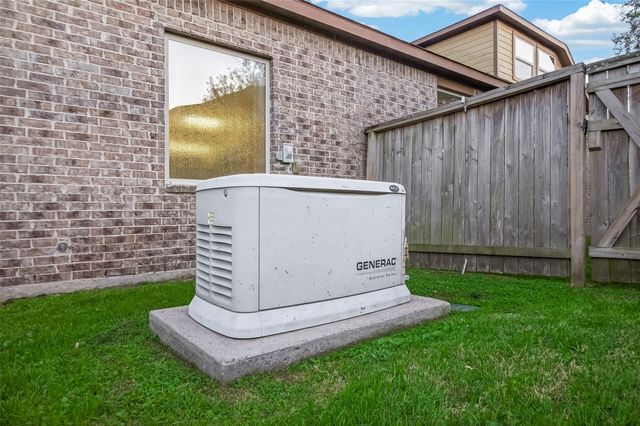 10 Ruchill Circle, Conroe, TX 77304