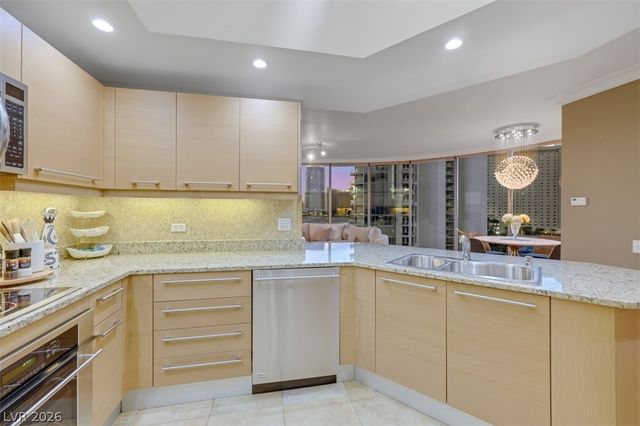 322 Karen Avenue 708, Las Vegas, NV 89109