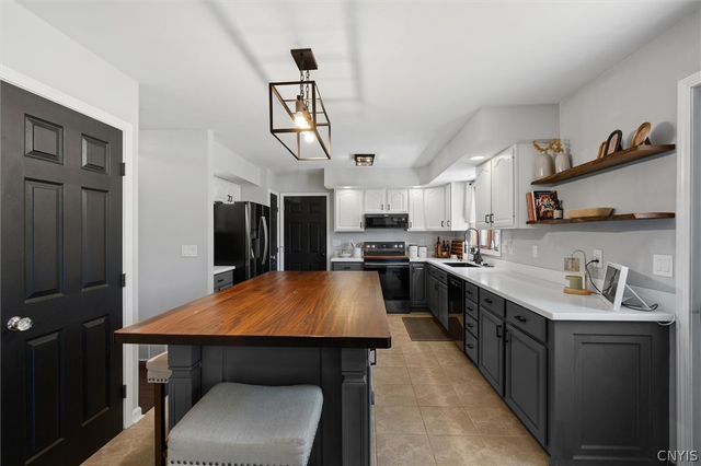 4325 Lazybrook Circle, Clay, NY 13088