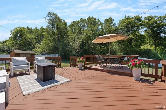 4325 Lazybrook Circle, Clay, NY 13088