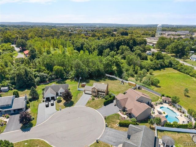 4325 Lazybrook Circle, Clay, NY 13088