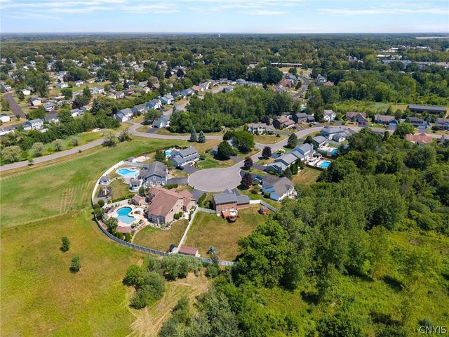 4325 Lazybrook Circle, Clay, NY 13088