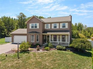 4325 Lazybrook Circle, Clay, NY 13088