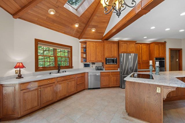 N27W5230 Hamilton ROAD, Cedarburg, WI 53012