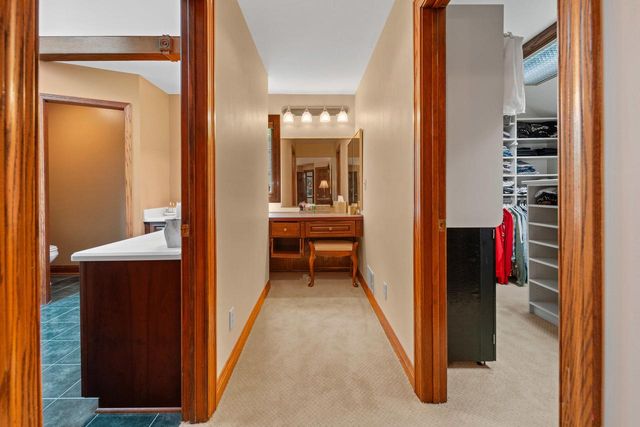 N27W5230 Hamilton ROAD, Cedarburg, WI 53012