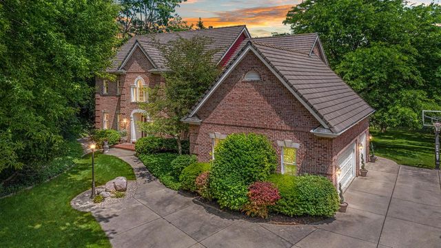 N27W5230 Hamilton ROAD, Cedarburg, WI 53012