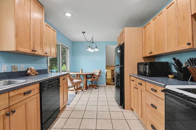 8364 Atlanta Drive NE, Rockford, MI 49341