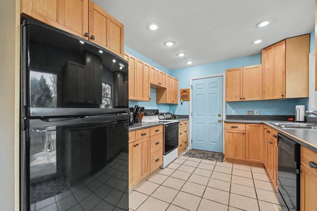 8364 Atlanta Drive NE, Rockford, MI 49341