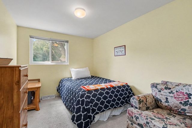 8364 Atlanta Drive NE, Rockford, MI 49341