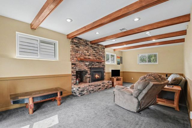 8364 Atlanta Drive NE, Rockford, MI 49341