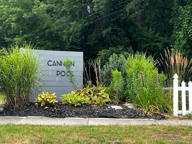 8364 Atlanta Drive NE, Rockford, MI 49341
