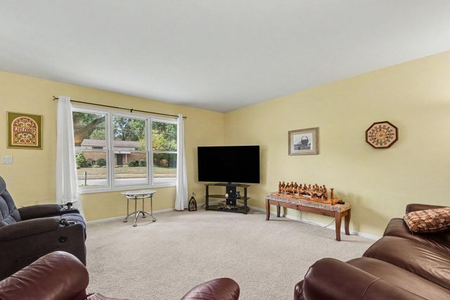 8364 Atlanta Drive NE, Rockford, MI 49341
