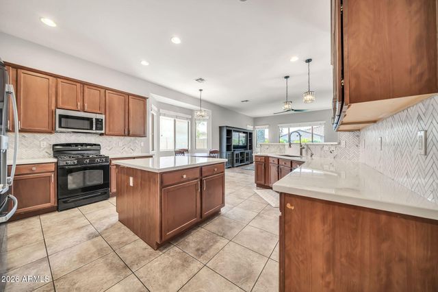 9149 W BENT TREE Drive, Peoria, AZ 85383