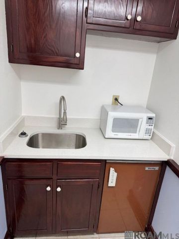 11021 Perkins Rd, Baton Rouge, LA 70810