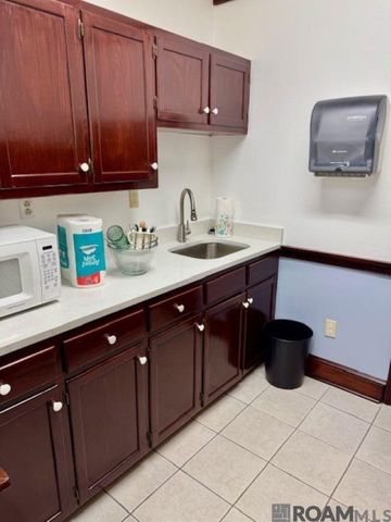11021 Perkins Rd, Baton Rouge, LA 70810