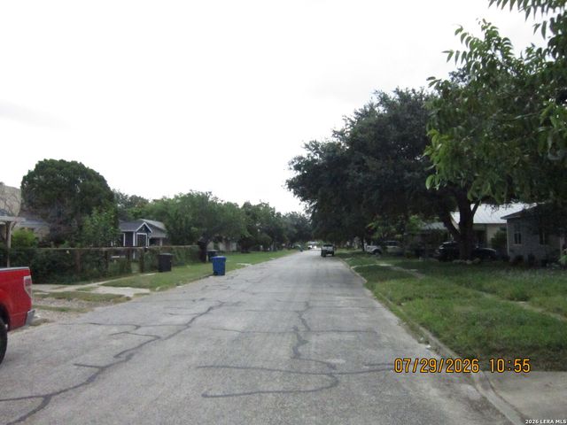 1915 HICKS AVE, San Antonio, TX 78210