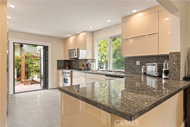 4007 Alta Mesa, Studio City (los Angeles), CA 91604