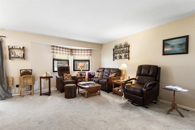 37 Sussex Drive B, Yorktown Heights, NY 10598