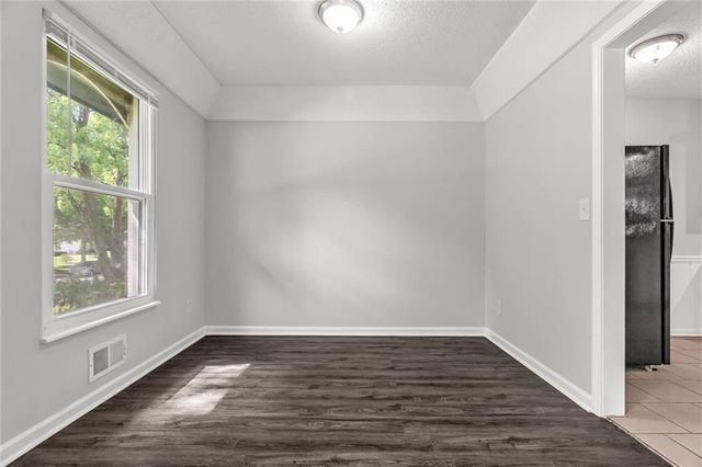 2020 SW Morningside Drive, Blue Springs, MO 64015