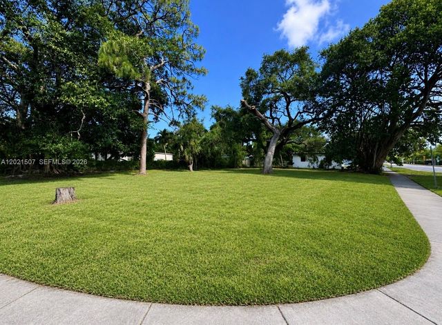 16301 NW 32nd Ave, Miami Gardens, FL 33054