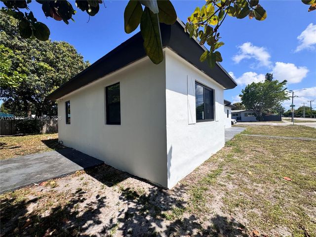 16301 NW 32nd Ave, Miami Gardens, FL 33054