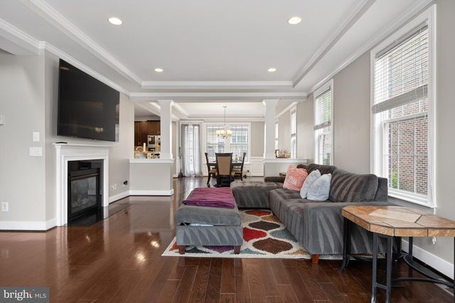 2037 BLUNT LN, Alexandria, VA 22303