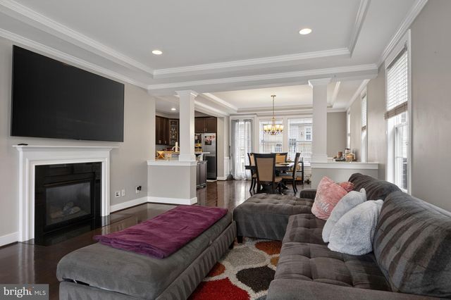 2037 BLUNT LN, Alexandria, VA 22303