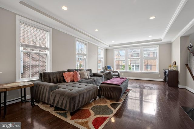 2037 BLUNT LN, Alexandria, VA 22303