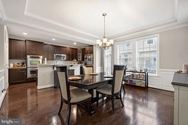 2037 BLUNT LN, Alexandria, VA 22303