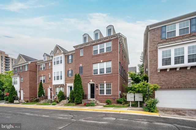 2037 BLUNT LN, Alexandria, VA 22303